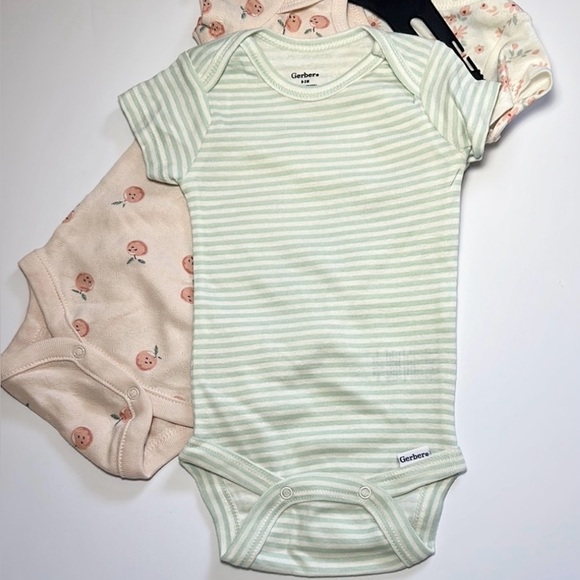 NWT 0-3, Gerber Baby Bodysuit Set with Peach Print - Picture 3 of 5
